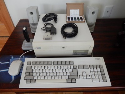 Commodore Amiga A4000/040  Computer; very good condition; very rare vintage find