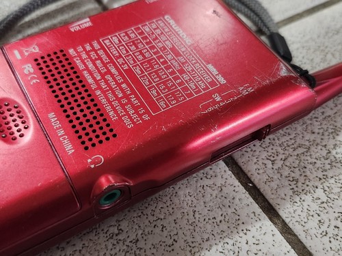 GRUNDIG Mini 300 AM/FM/SW Portable Shortwave Handheld Radio - Red WORKS L@@K! - Picture 9 of 10