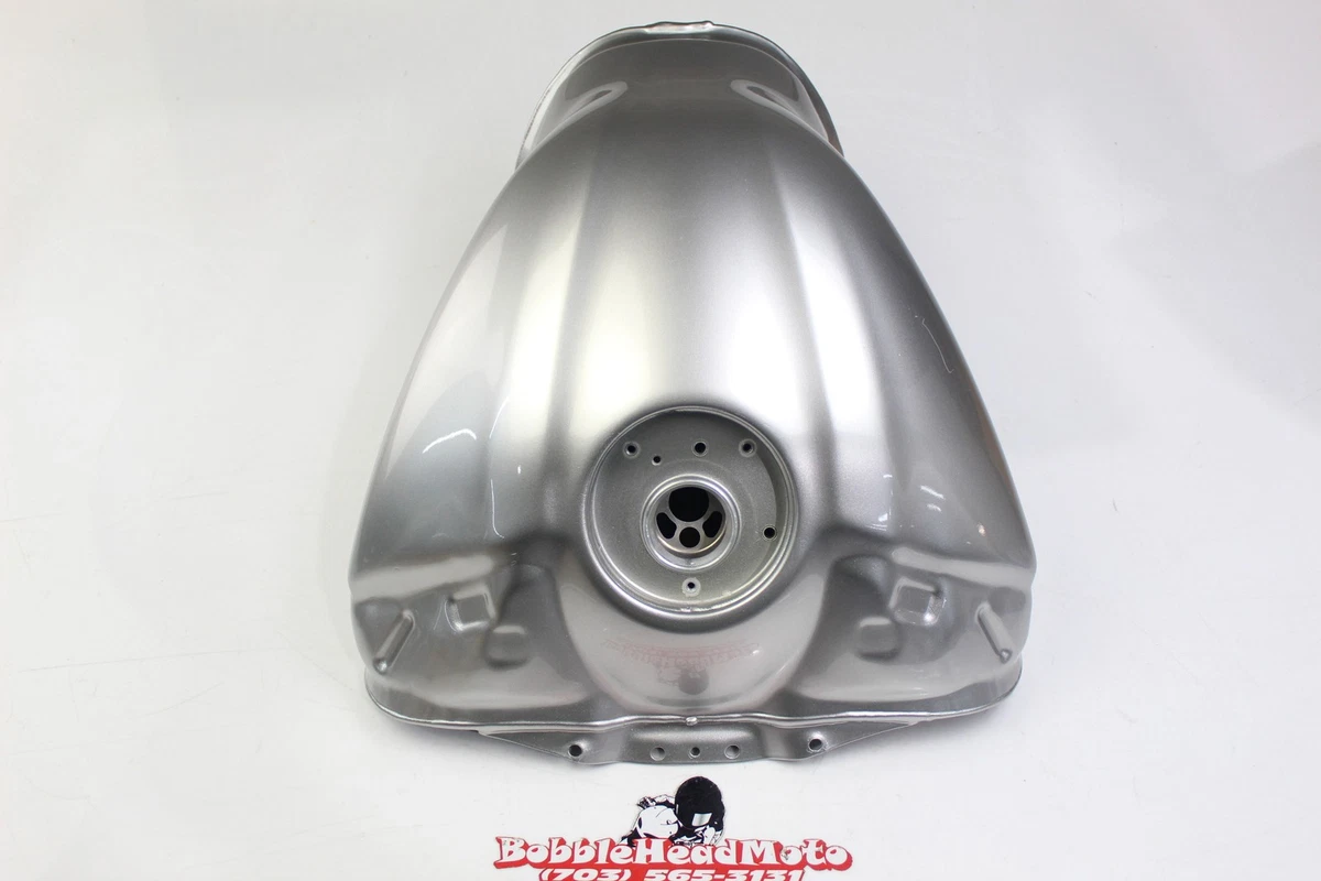 Réservoir à Essence Yamaha YZF R6 1999-2002 - Peinture Abîmée Mais Utilisable - Occasion