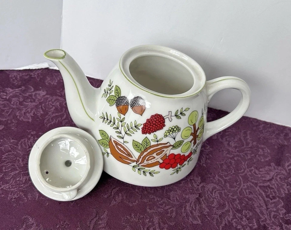 Tetera con diseño de nueces y bayas adorable patrón años 60 perfecto estado Foto 2 de 4