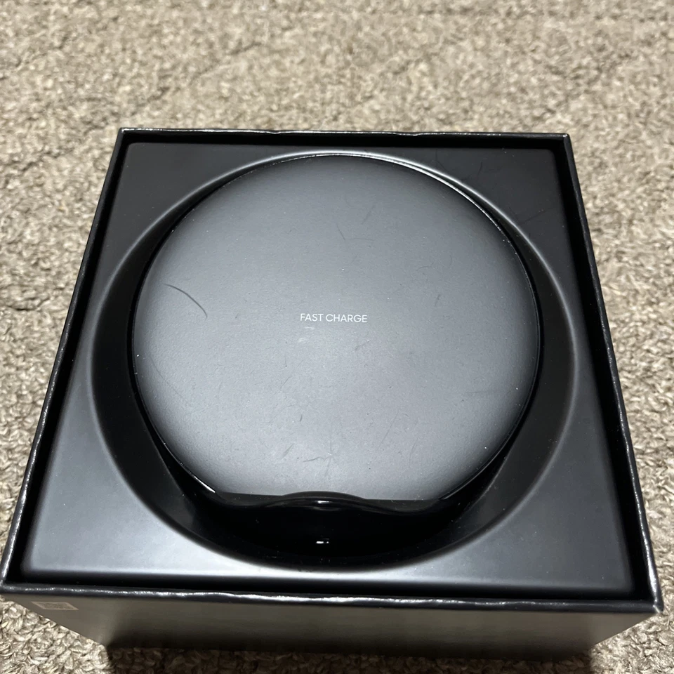 Samsung Fast Charge Wireless Charging Stand - Image 3 of 4