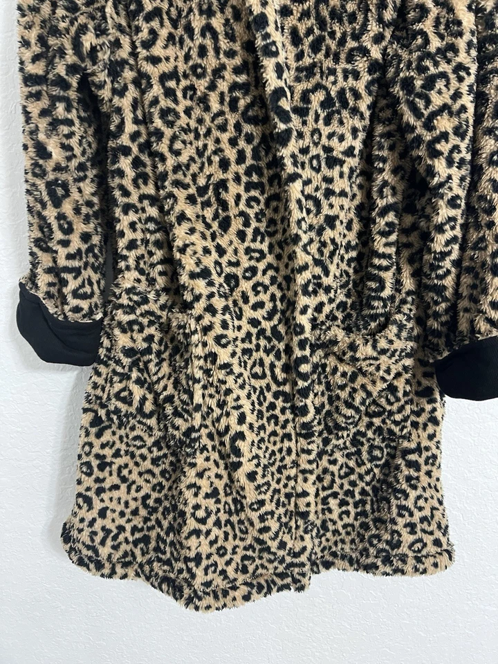 DKNY womens leopard print hooded robe 2 Pocket Front Size S/M No Belt - Image 3 of 4