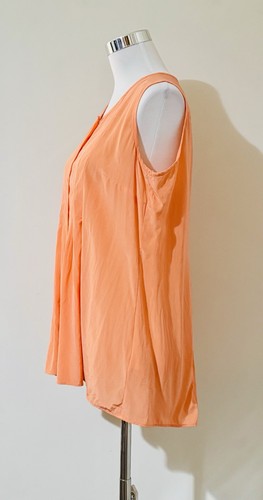 Blue Illusion Size S Top Coral 100% Silk Buttons Pleats Sleeveless A+ Condition - Picture 2 of 5