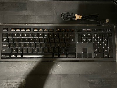 Logitech K740 Y-UY95 Wired Illuminated Keyboard - USED