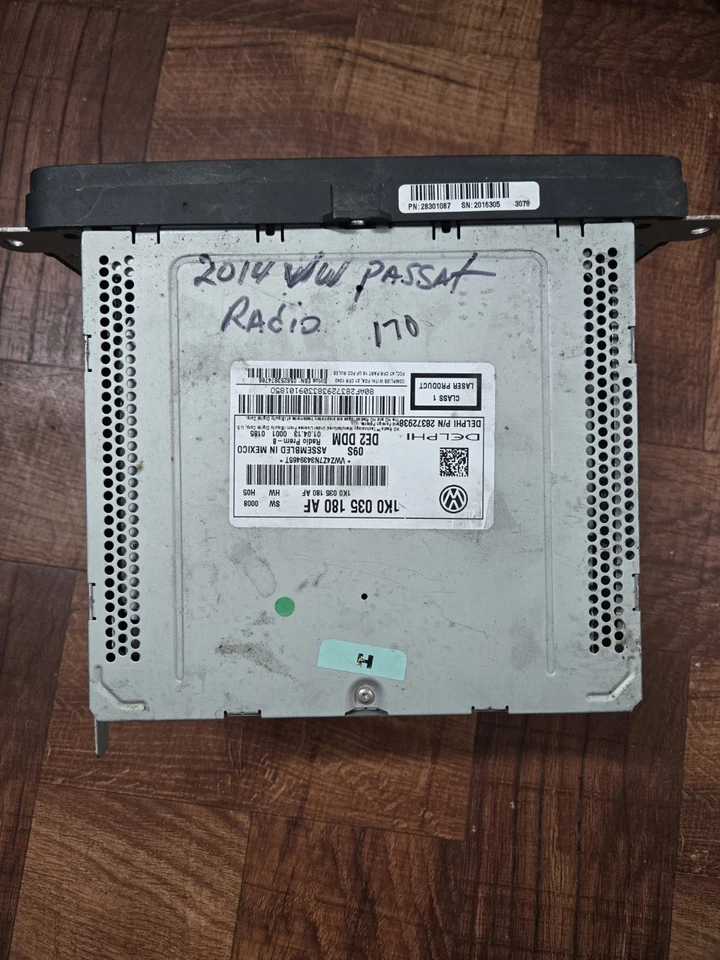 Volkswagen Passat 2014 OEM radio con pantalla táctil (1K0 035 180 AF) Foto 2 de 2