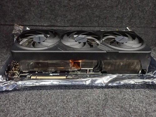 GIGABYTE GeForce RTX 4090 Gaming OC 24 Graphics Card, 24GB GDDR6X, PCIe 5.0 - Picture 3 of 16