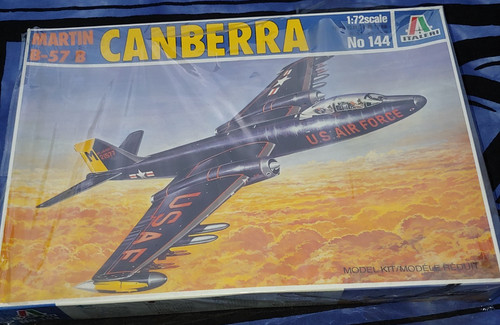 1/72 Italeri Canberra Air Craft Model Kit