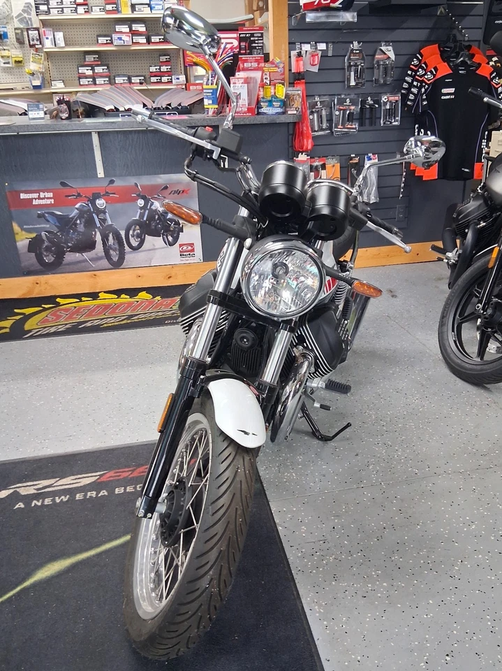 2023 Moto Guzzi V7 Special - Image 4 of 4