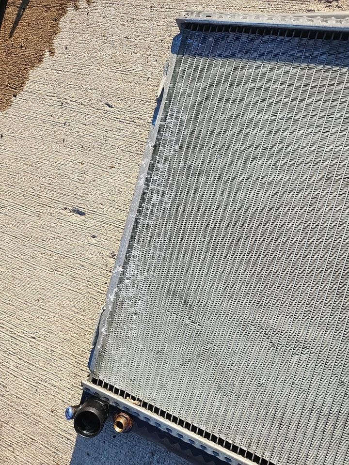 BMW 633CSI 635CSI E24 M30 ENGINE COOLING RADIATOR FOR MANUAL LP34 Foto 3 de 4