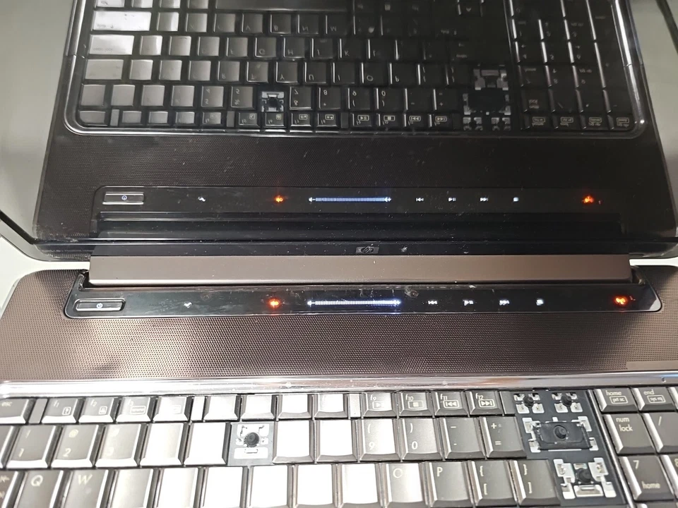 HP PAVILLION dv7-1260us. PARTS OR REPAIR. 17” SCREEN. - Image 2 of 4