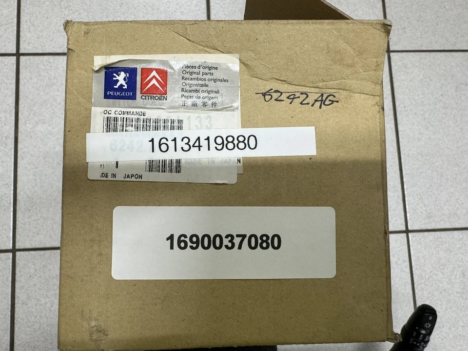 NEW GENUINE CITROEN C-CROSSER / PEUGEOT 4007 MULTIFUNCTION CONTROL UNIT (6242AG) - Image 2 of 2