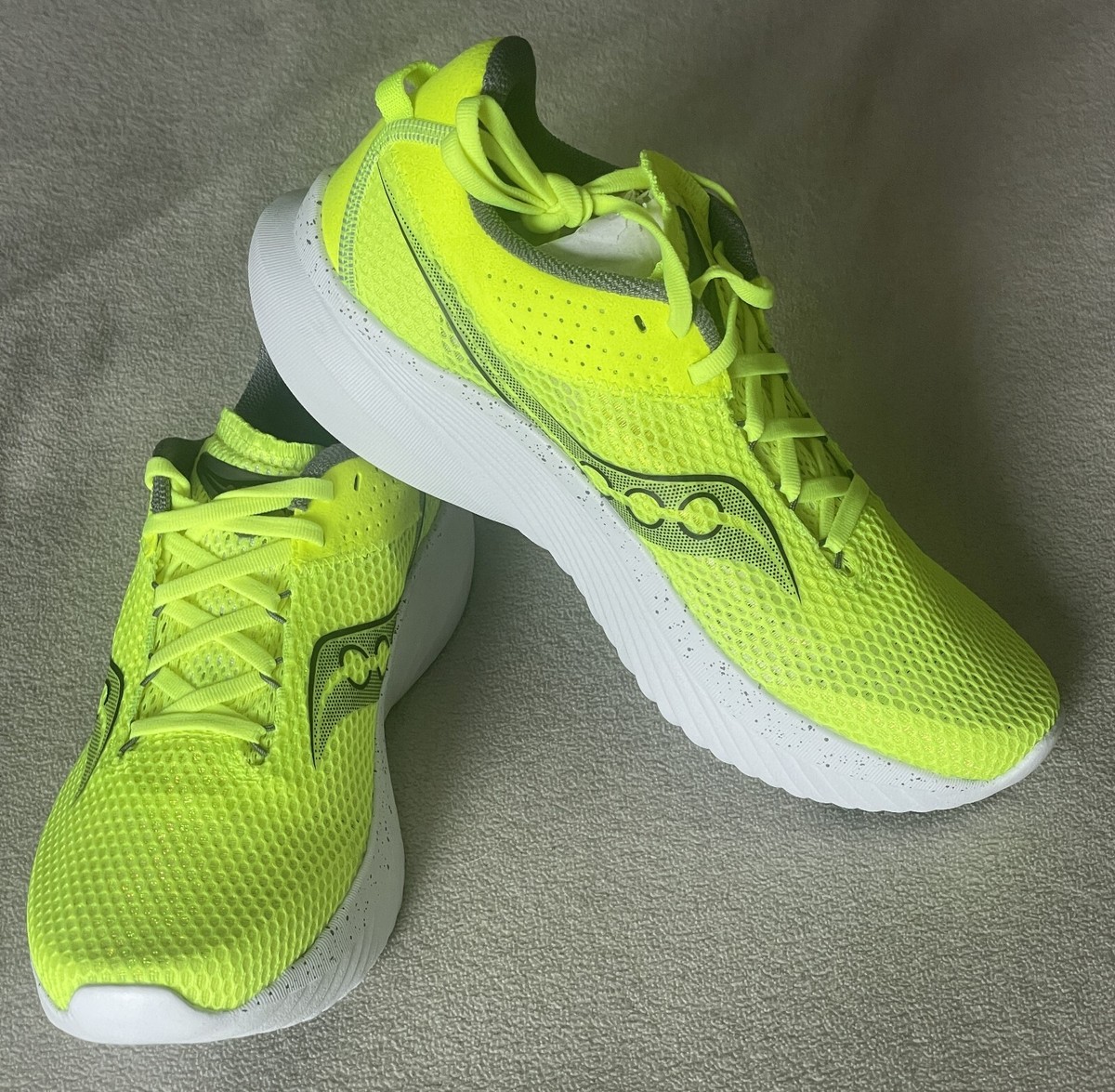 Saucony Kinvara 10 Running Shoes Mens Size 10 Neon‎ Yellow Athletic Trainers Saucony Kinvara 14 Shoes Mens Size 11.5 Yellow Citron  main image 4