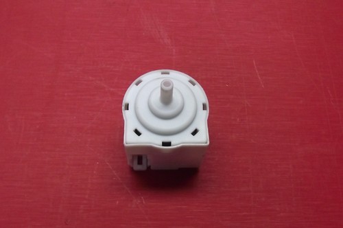 Waschmaschine ZANUSSI ZWI71401WA DRUCKSCHALTER