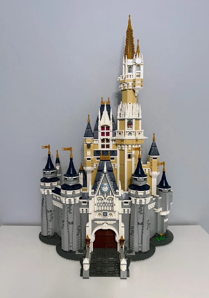 LEGO Disney: El Castillo Disney (71040) Sin Caja Juego Completo Todas las Minifiguras Foto 2 de 4