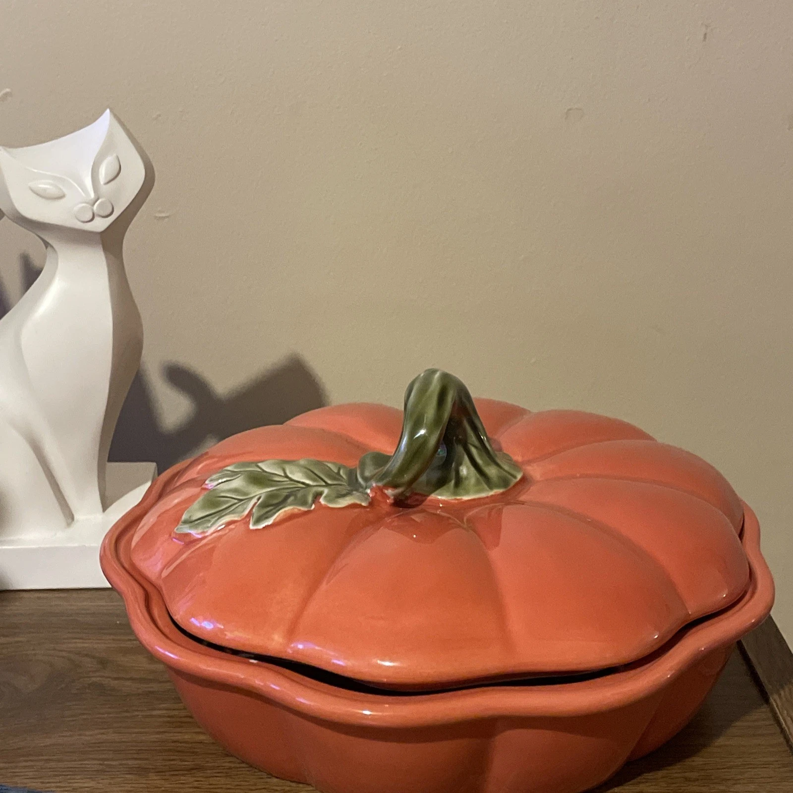 Pumpkin Pie Dish With Lid