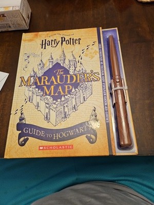 Harry Potter The Marauder's Map | Guide to Hogwarts with Light-Up Wand 1st Ed.
