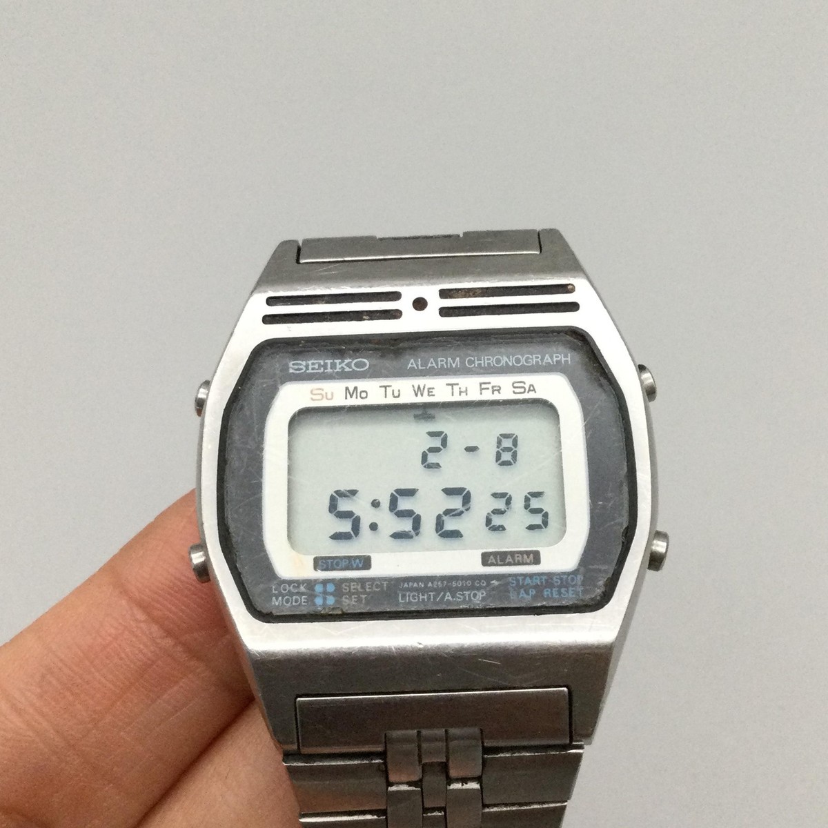 Vintage Seiko Mens Watch 34mm Digital Chronograph A257-5010 Steel