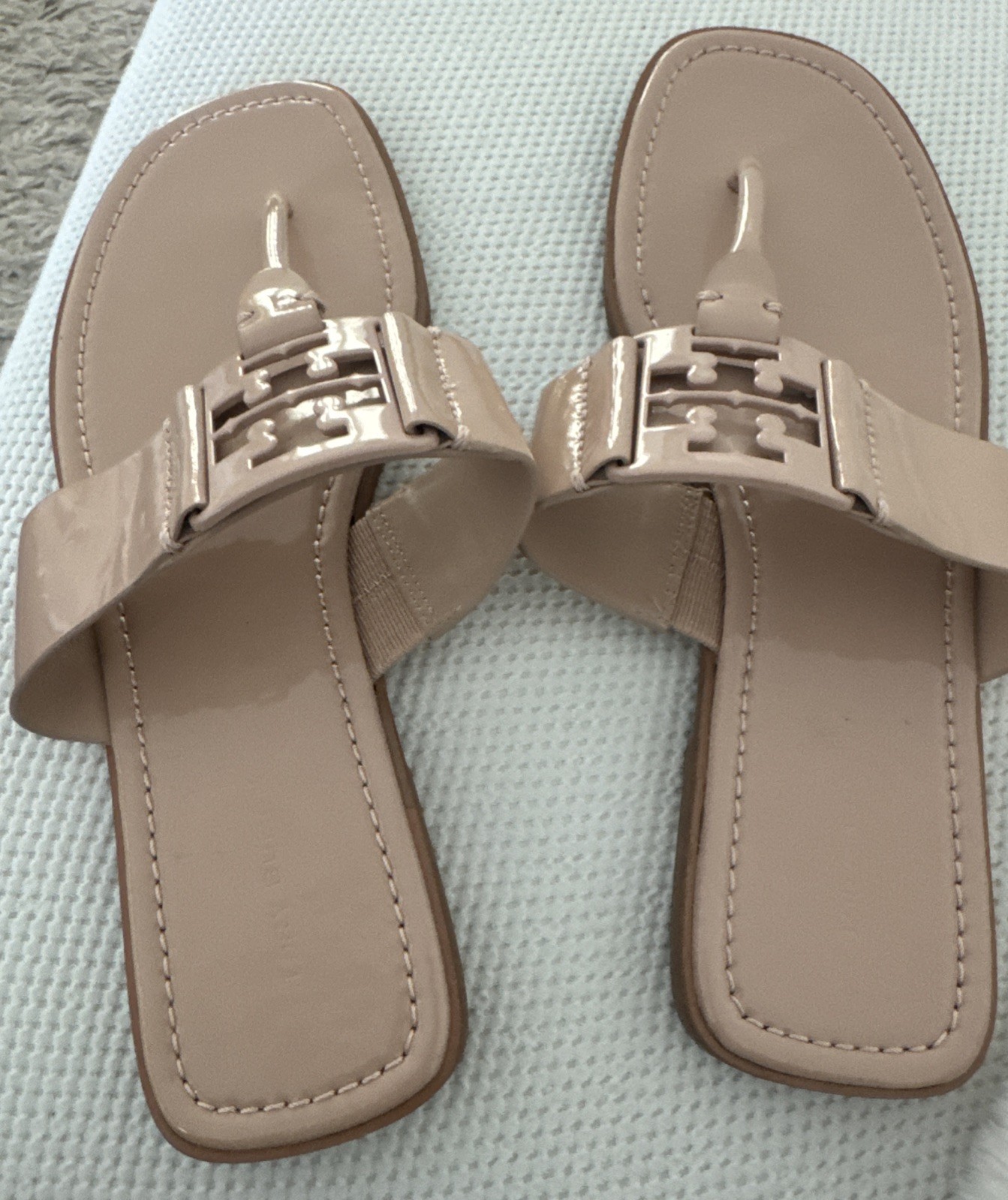 TORY BURCH GEORGIA SANDAL SOFT PATENT SHEEP -SIZE 9 thumbnail 4