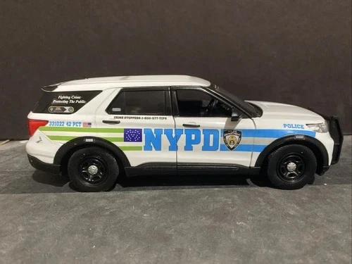 NYPD 1:24 Scale 2022 Ford Highway Patrol - Image 2 of 4