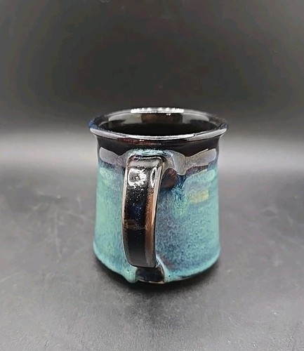 Tazza/tazza da caffè blu Studio Art Pottery firmata Manis? - Foto 3 di 10