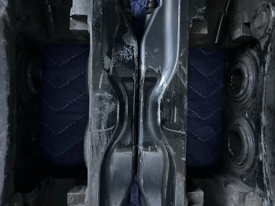 Pinzas de freno delanteras izquierda y derecha Brembo 2004-2008 Acura TL Type-S Foto 3 de 4