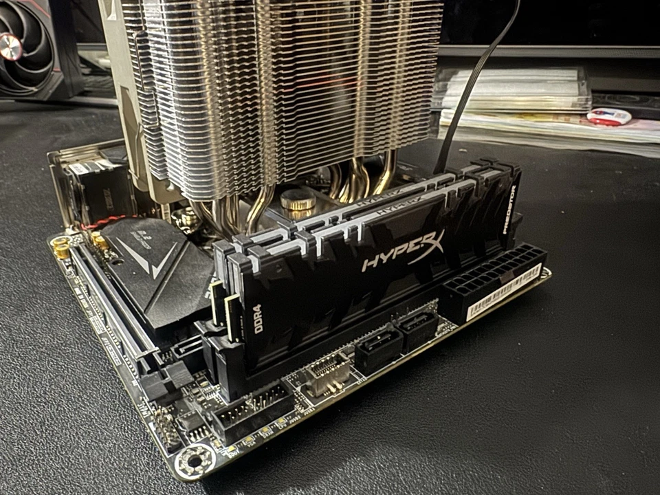 Scheda madre ITX MSI B460I GAMING EDGE WIFI + Core i5 11400F + 16GB DDR4 3200Mhz - Immagine 2 di 4