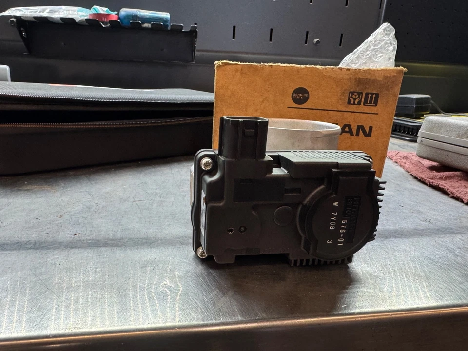 03-06 Nissan 350z/infinity g35 carrocería acelerador Foto 2 de 4