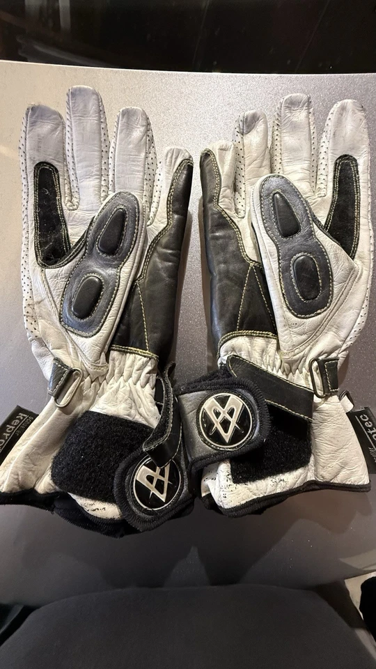 Guantes de carreras ACT. Se puede utilizar para montar todos los días con la máxima protección Foto 2 de 2