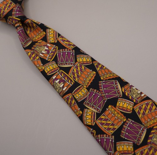 Corbata de seda impresa en batería única Givenchy Paris hecha en Italia diseñador música de lujo - Imagen 2 de 5