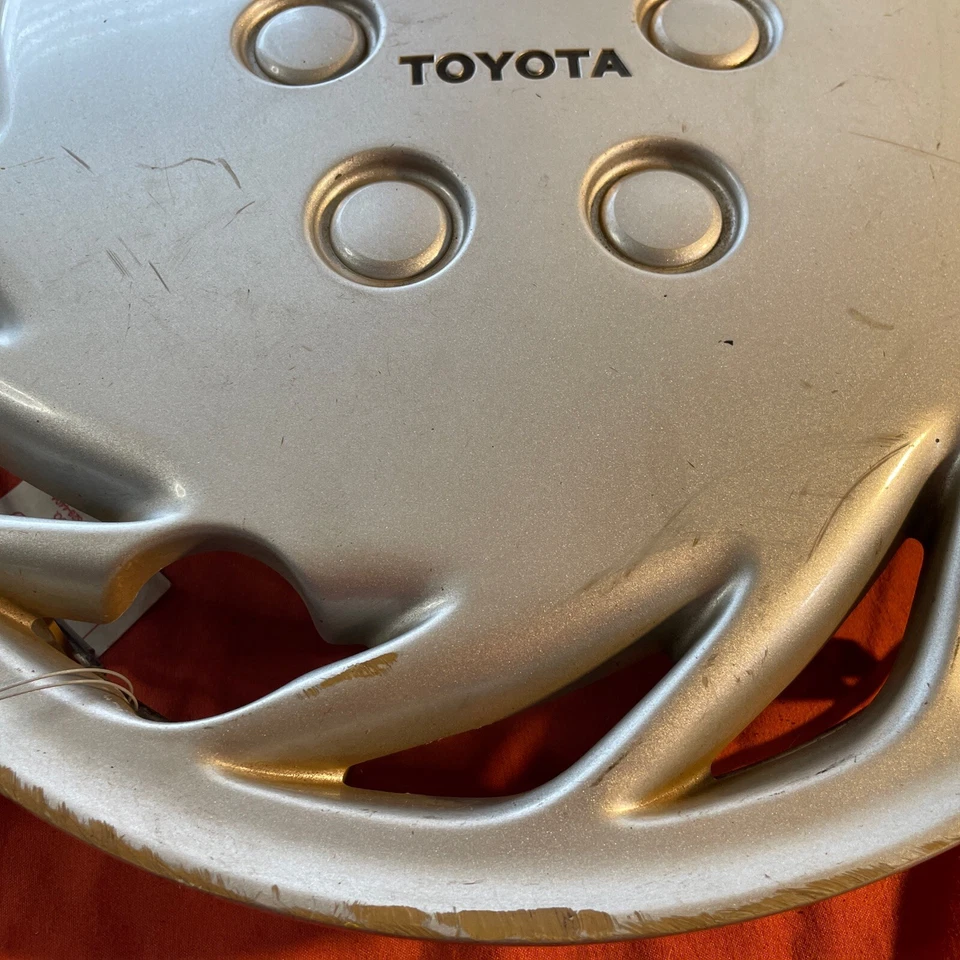 Tapacubos Toyota Celica ST 61047 1990-1991 13" tapacubos OEM vintage OE 1 Foto 3 de 4