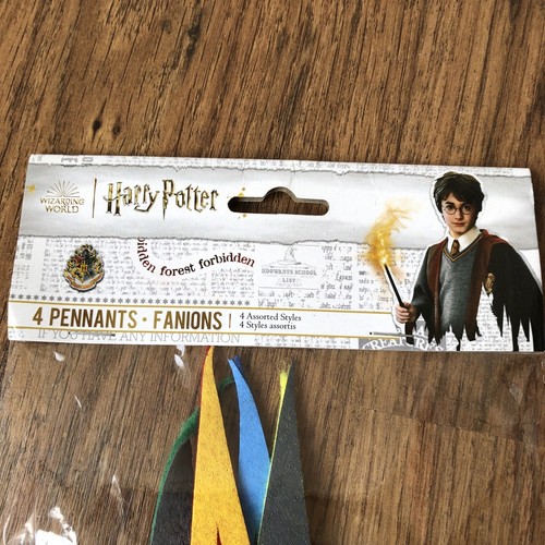 Harry Potter Hogwarts Party Supplies 4 Pennants Fabric NEWINGTON SEALED - Picture 2 of 8