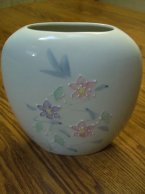 Apex Vintage White Porcelain Vase/Pastel Floral Accents Both Sides/7.5'' x7.5'' W 