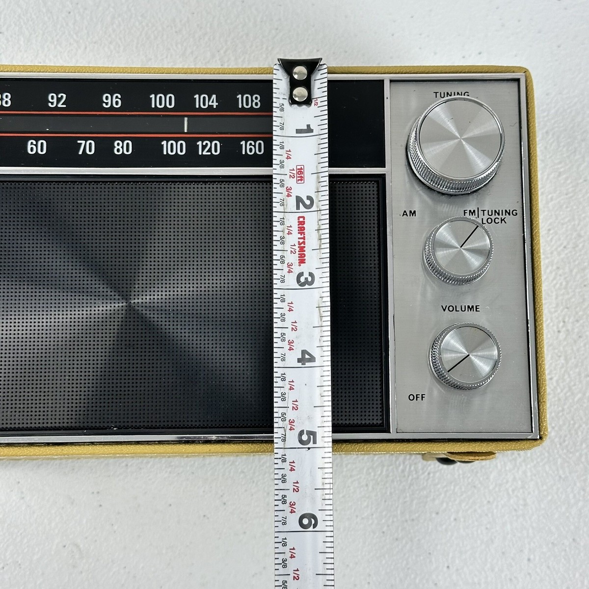 Vintage Singer HE5090 Vintage AM/FM Solid State Radio