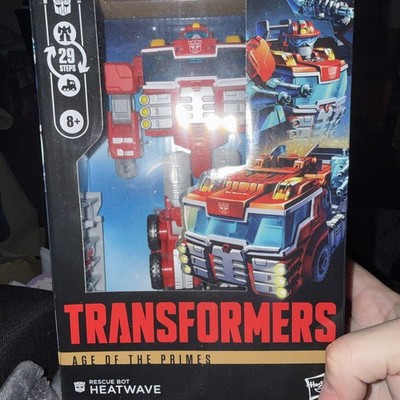 Transformers Age of the Primes Rescue Bots - Heatwave - Voyager Class Figure