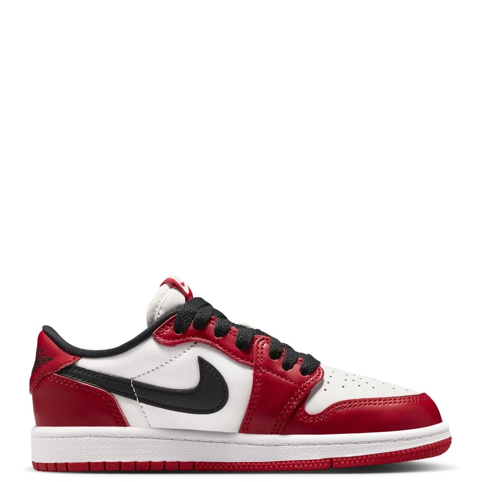 Jordan 1 Retro Bajo OG Varsity Rojo/Negro-Blanco Cumbre (HQ6997 600) para niños pequeños Foto 2 de 4