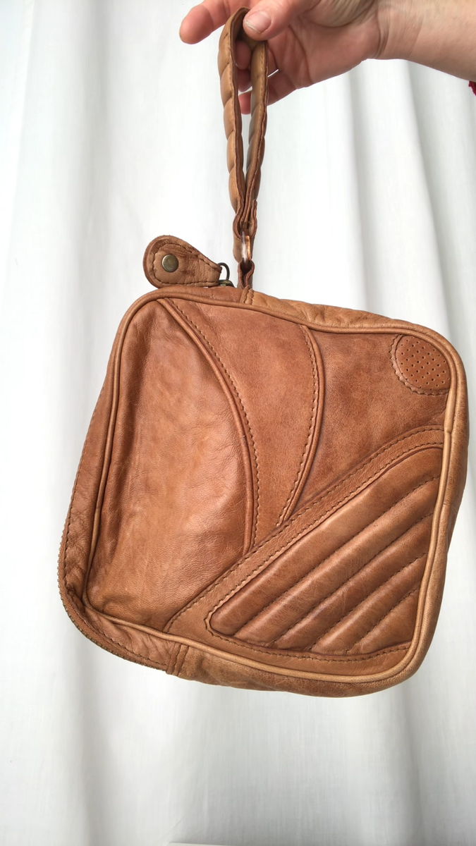 【Y2K】DIESEL l logo leather bag 00s DIESEL Vintage All Leather Pouch Cube Bag Futuristic Space Biker