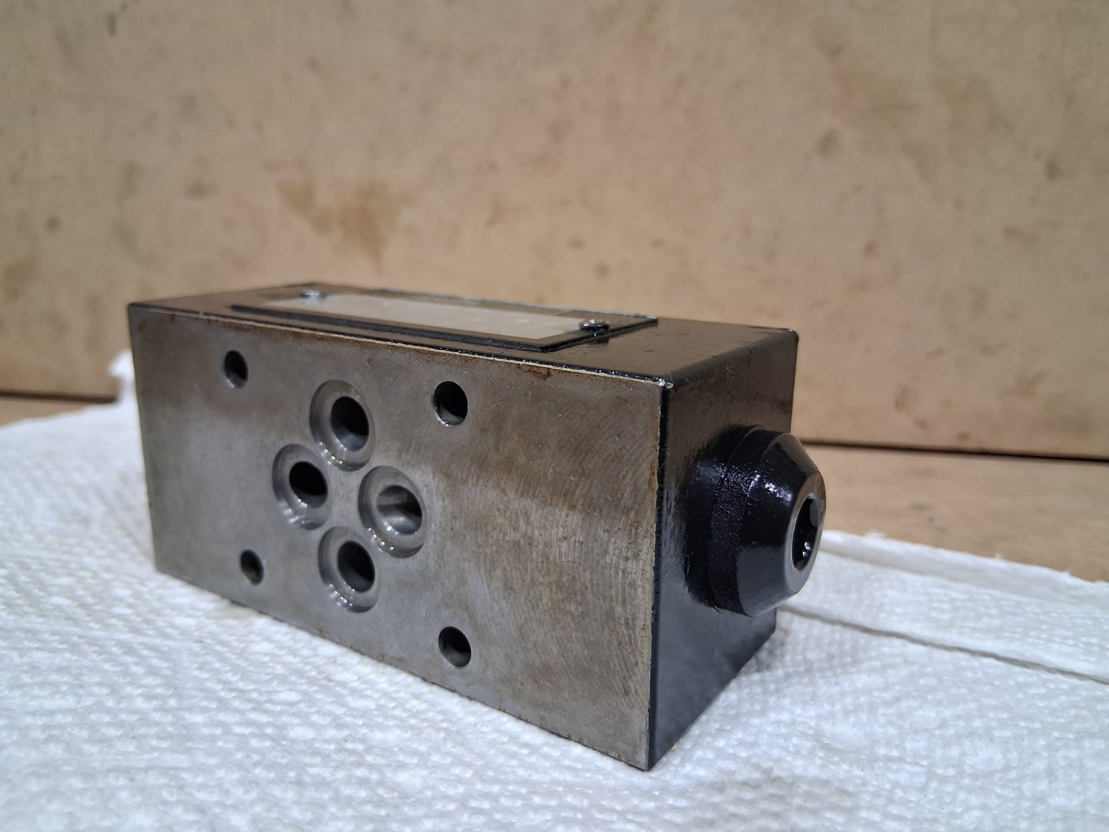 Denison pilot operated check valve ZRE-B-01-D1 098-91019-0 new