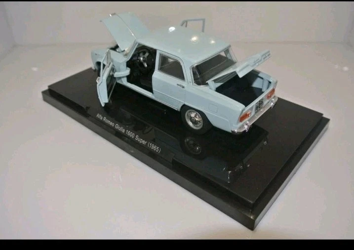 ALFA ROMEO Giulia 1600 Super 1965  1/24 Biscione Quattroruote Nuova Die cast 24 - Immagine 3 di 4