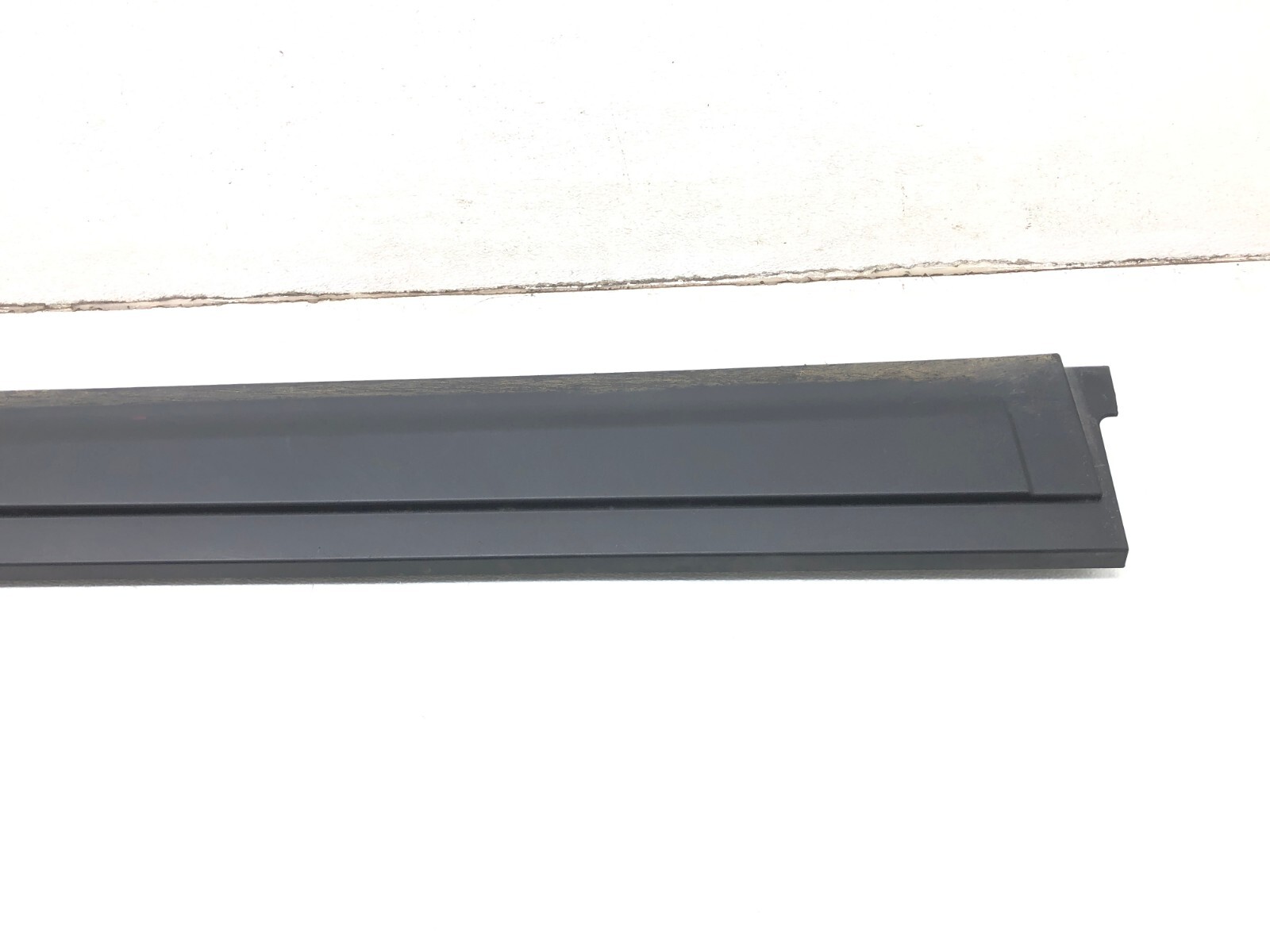 2017-2020 MASERATI LEVANTE LEFT DRIVER SIDE SKIRT ROCKER PANEL MOLDING OEM