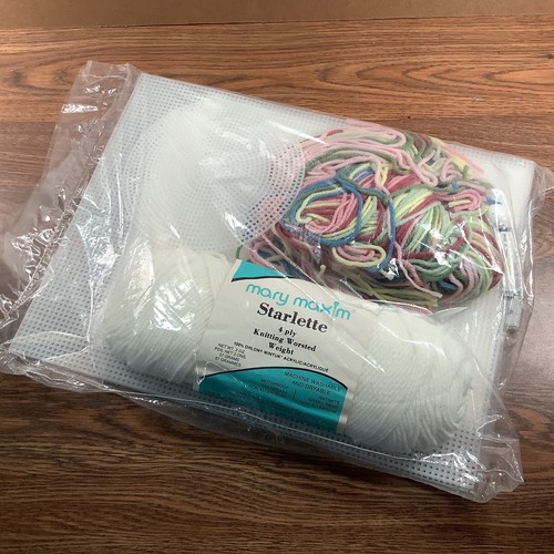 Mary Maxim Plastic Canvas FLORAL Needlepoint Bath Kit 47066 Kleenex TP Soft-Soap - Picture 4 of 15