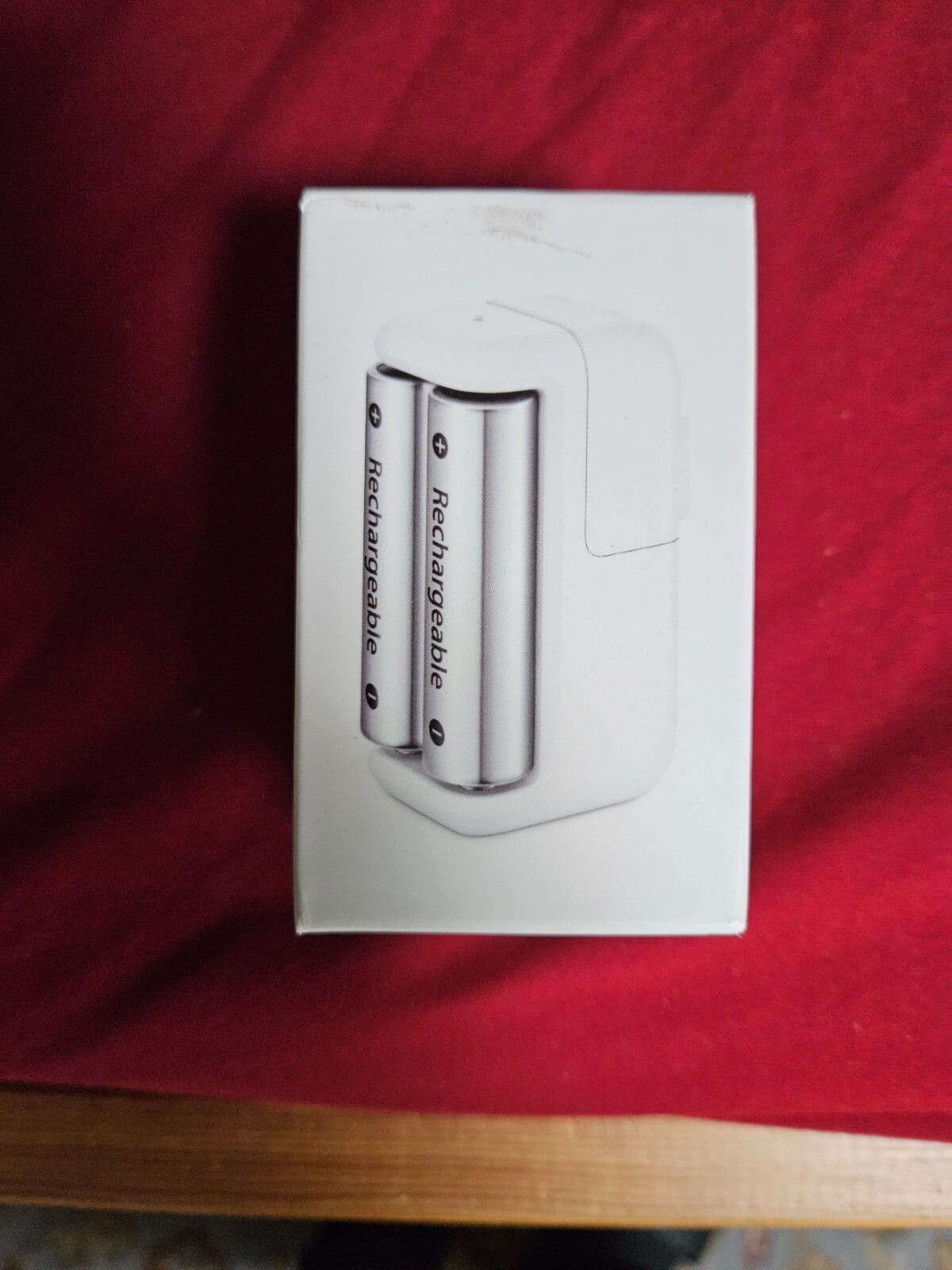 *Rare* Apple 6x AA Rechargeable Batteries w/Charger (MC500LL/A) - New Sealed-image