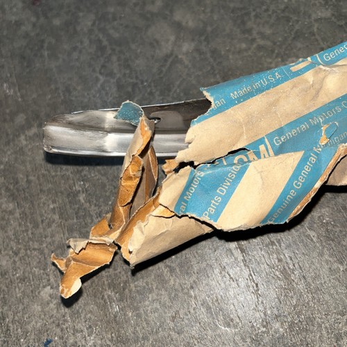 1964 1965 NOS RARE Pontiac Lemans Rear Wheel Molding Well Opening RH GM 9775996 - Picture 2 of 8