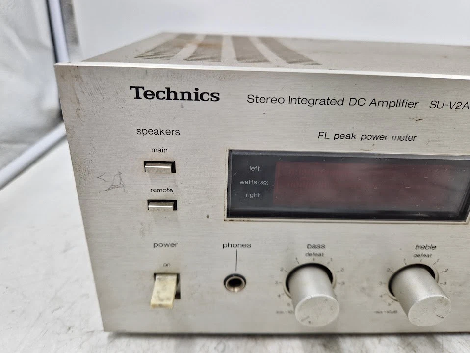 Technics SU-V2A Stereo Amplifier - For Parts Cosmetic Wear - Image 2 of 4