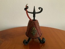 Vintage selten: antiker schmiedeeisener Wachsstockhalter mit Wachsschnurkerze