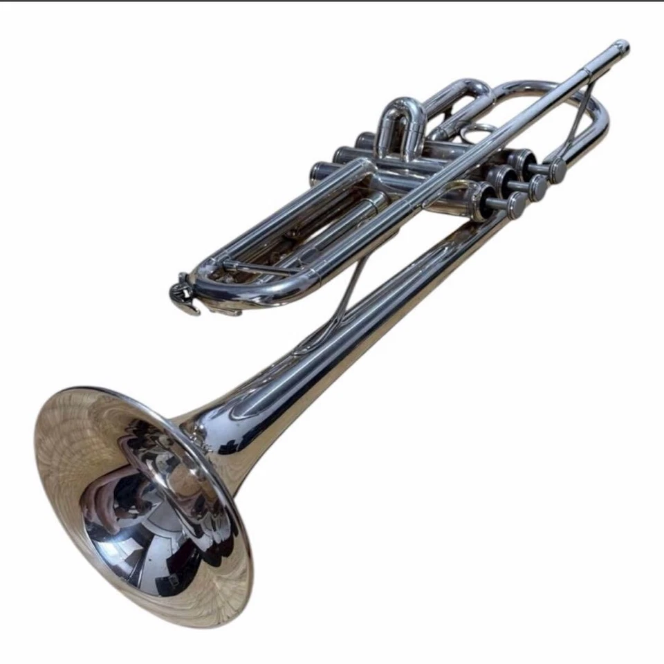 Tromba YAMAHA YTR-3325S placcata argento usata con custodia rigida - Immagine 2 di 4