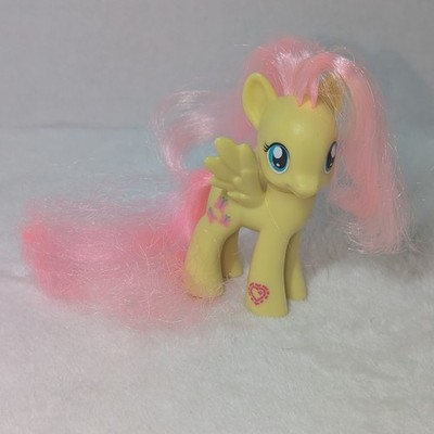 My Little Pony G4 Fluttershy With Leg Hoof Heart Brushable MLP Hasbro 2010 RARE