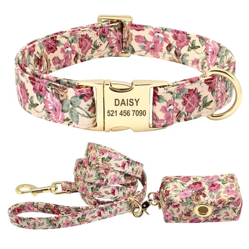 Collier chien à fleurs haut de gamme avec bouclerie en laiton