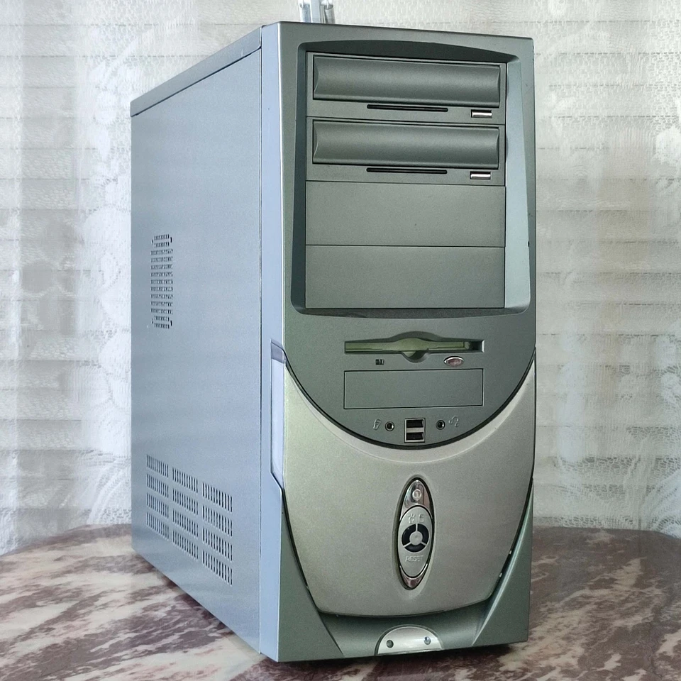 Dream Machine 2003 Retro Gaming PC - Image 2 of 4