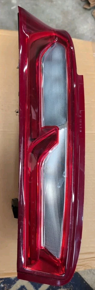 Оригинальный левосторонний светодиодный задний фонарь для Chevrolet Camaro LH 2016-2018 годов выпуска 84136772 - Изображение 2 из 3