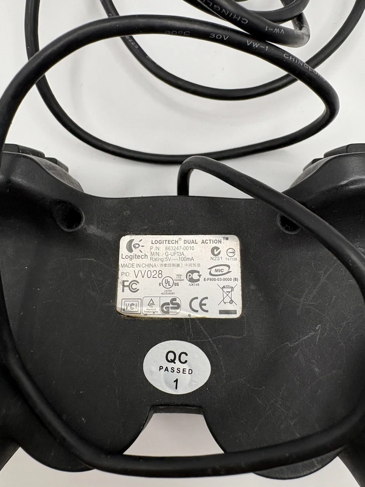 Logitech Dual Action Remote G-UF13A T35 - Image 4 of 4